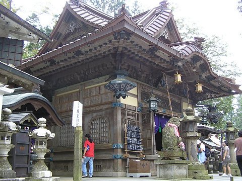 �\�������R