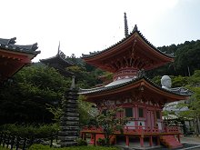 壷阪寺の多宝塔